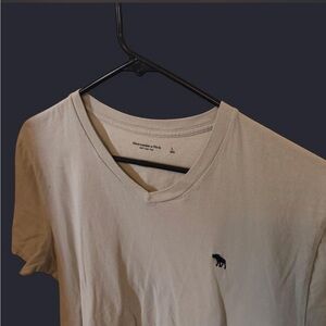 VINTAGE!!!!Abercrombie & Fitch Men's Beige V-Neck Tee with Navy Logo